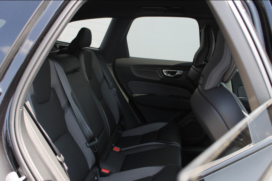 Volvo XC60 T8 455PK Automaat AWD Plus Black Edition Google infotainment / 21" lichtmetalen velgen / Verwarmbare voorstoelen en stuurwiel / Adaptieve cruise control