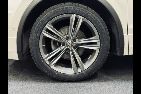 Volkswagen Tiguan 1.5 TSI ACT Highline R-Line | Panorama | Leder | Trekhaak
