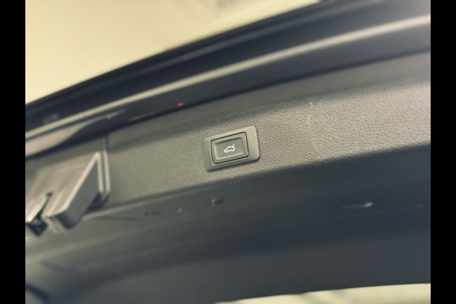 Audi Q3 35 TFSI S Line 2x | 20" | Panorama | 1e Eig. | Org.NL