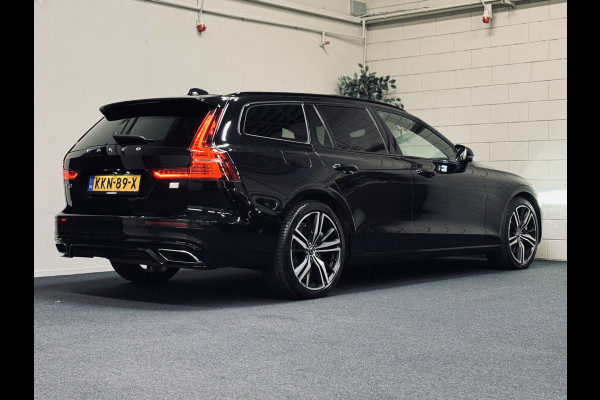 Volvo V60 T6 PHEV AWD Ultimate Dark | Panorama | Trekhaak | PilotAss.