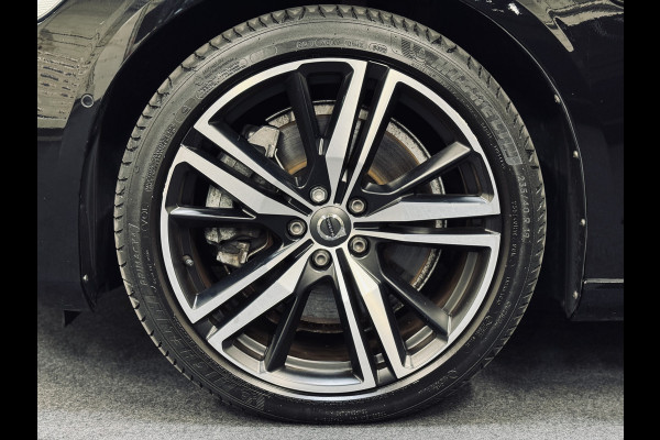 Volvo V60 T6 PHEV AWD Ultimate Dark | Panorama | Trekhaak | PilotAss.