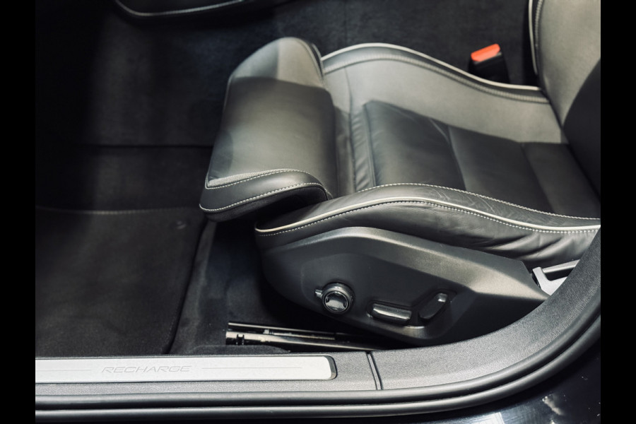 Volvo V60 T6 PHEV AWD Ultimate Dark | Panorama | Trekhaak | PilotAss.