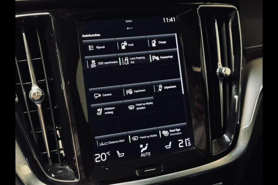 Volvo V60 T6 PHEV AWD Ultimate Dark | Panorama | Trekhaak | PilotAss.