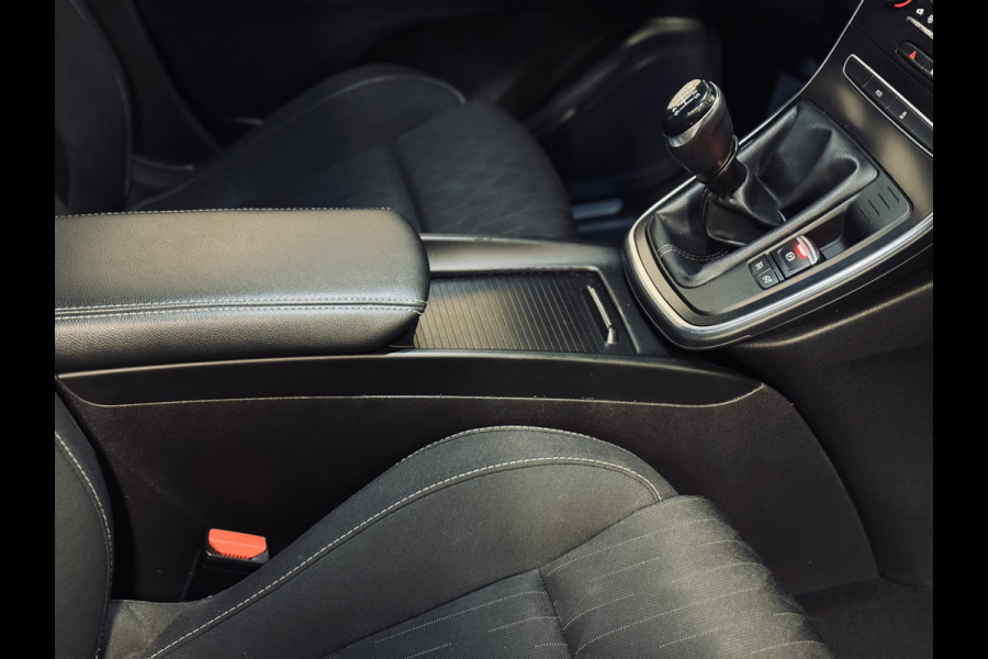 Renault Grand Scénic 1.3 TCe Limited 7p. | Trekhaak | NAP | CarPlay