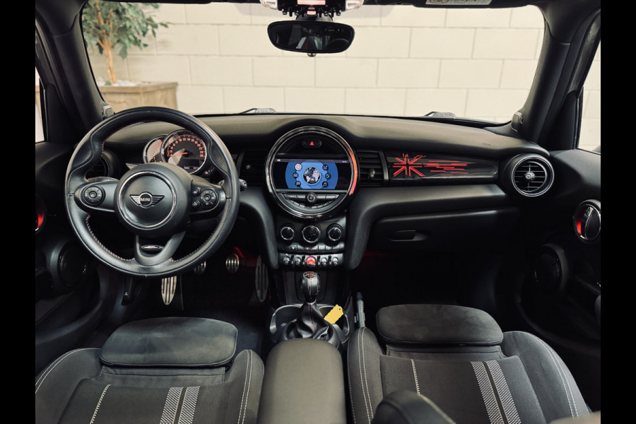 MINI 5-deurs 1.5 Cooper John Cooper Works | Panorama | harman/kardon | LED