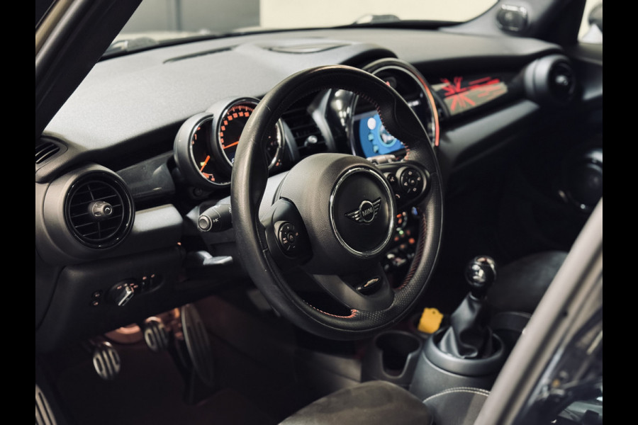 MINI 5-deurs 1.5 Cooper John Cooper Works | Panorama | harman/kardon | LED
