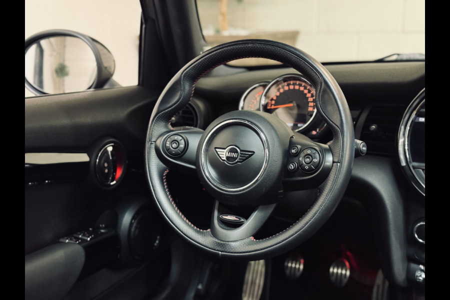 MINI 5-deurs 1.5 Cooper John Cooper Works | Panorama | harman/kardon | LED
