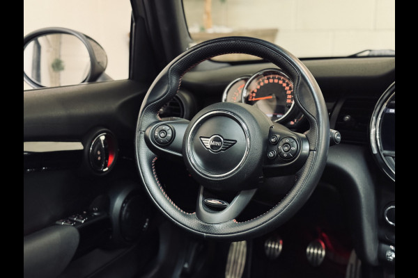 MINI 5-deurs 1.5 Cooper John Cooper Works | Panorama | harman/kardon | LED