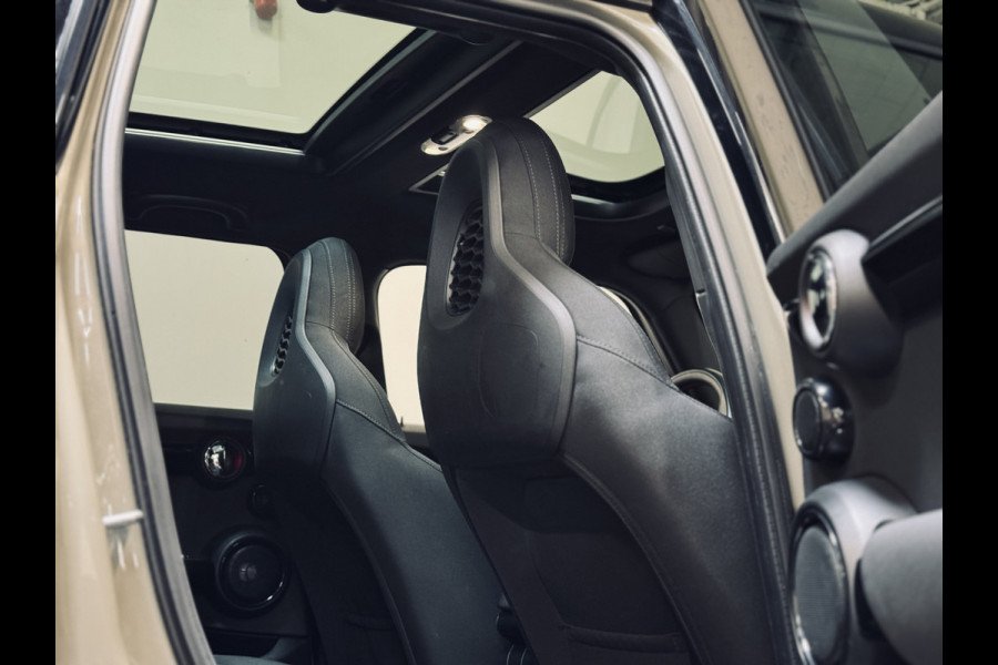 MINI 5-deurs 1.5 Cooper John Cooper Works | Panorama | harman/kardon | LED