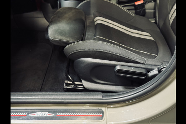 MINI 5-deurs 1.5 Cooper John Cooper Works | Panorama | harman/kardon | LED