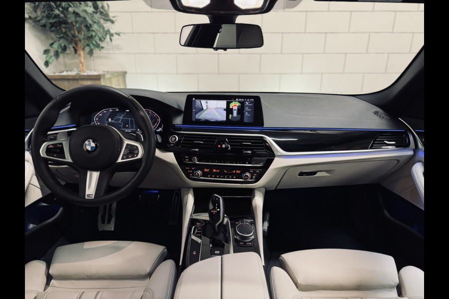BMW 5 Serie Touring 530i High Exe. M-Sport | Panorama | Comf.Stoel | CarPlay