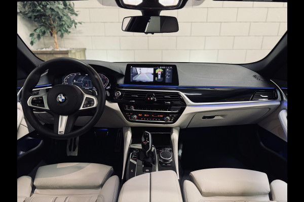 BMW 5 Serie Touring 530i High Exe. M-Sport | Panorama | Comf.Stoel | CarPlay