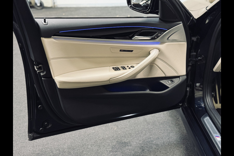 BMW 5 Serie Touring 530i High Exe. M-Sport | Panorama | Comf.Stoel | CarPlay
