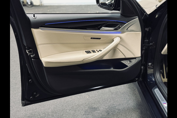 BMW 5 Serie Touring 530i High Exe. M-Sport | Panorama | Comf.Stoel | CarPlay