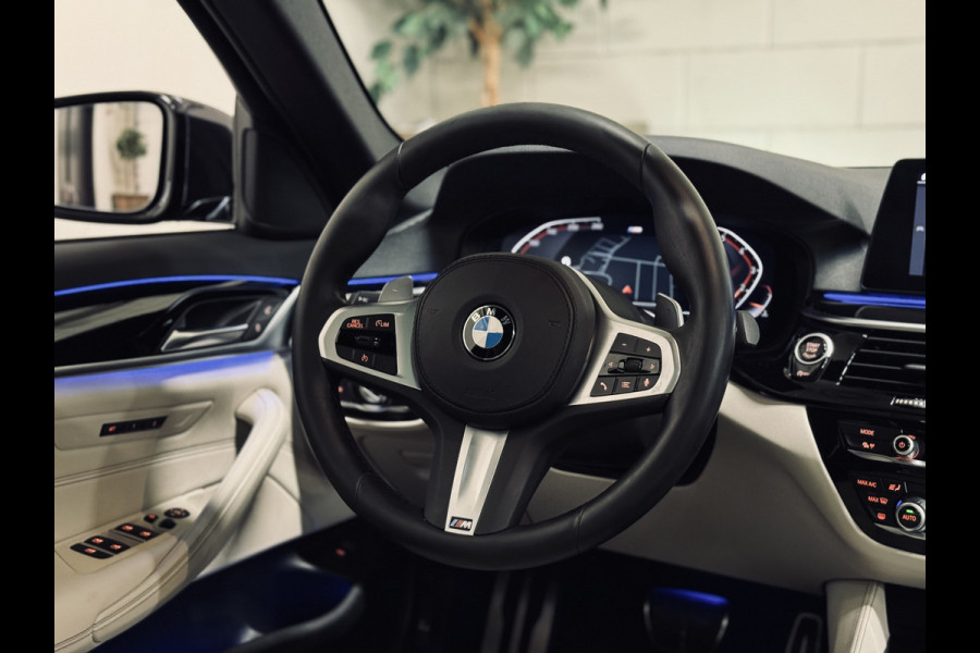 BMW 5 Serie Touring 530i High Exe. M-Sport | Panorama | Comf.Stoel | CarPlay