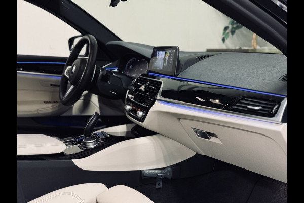BMW 5 Serie Touring 530i High Exe. M-Sport | Panorama | Comf.Stoel | CarPlay