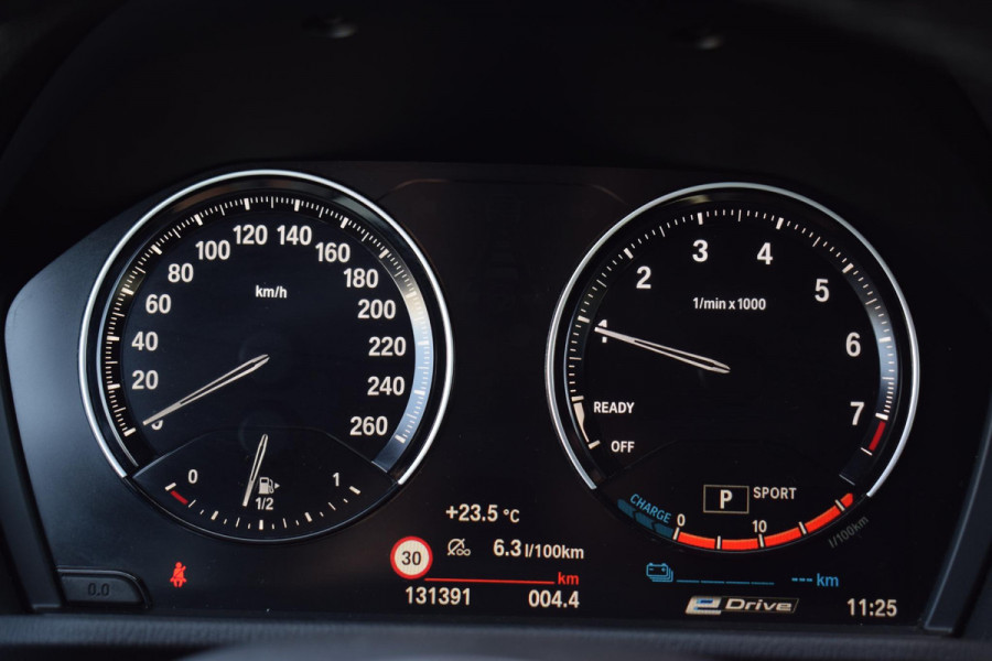 BMW X1 xDrive25e eDrive Edition | M-Sport | Trekhaak | Pano | CarPlay