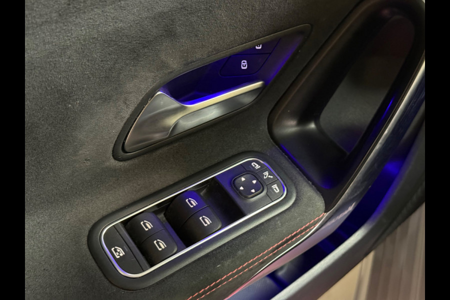 Mercedes-Benz A-Klasse 250 Premium Plus Amg | Pano | Trekhaak | Sfeerverlichting | Camera | Carplay | Stoelverwarming