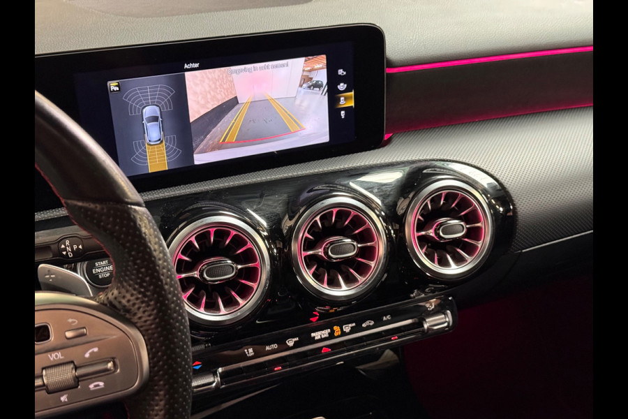 Mercedes-Benz A-Klasse 250 Premium Plus Amg | Pano | Trekhaak | Sfeerverlichting | Camera | Carplay | Stoelverwarming