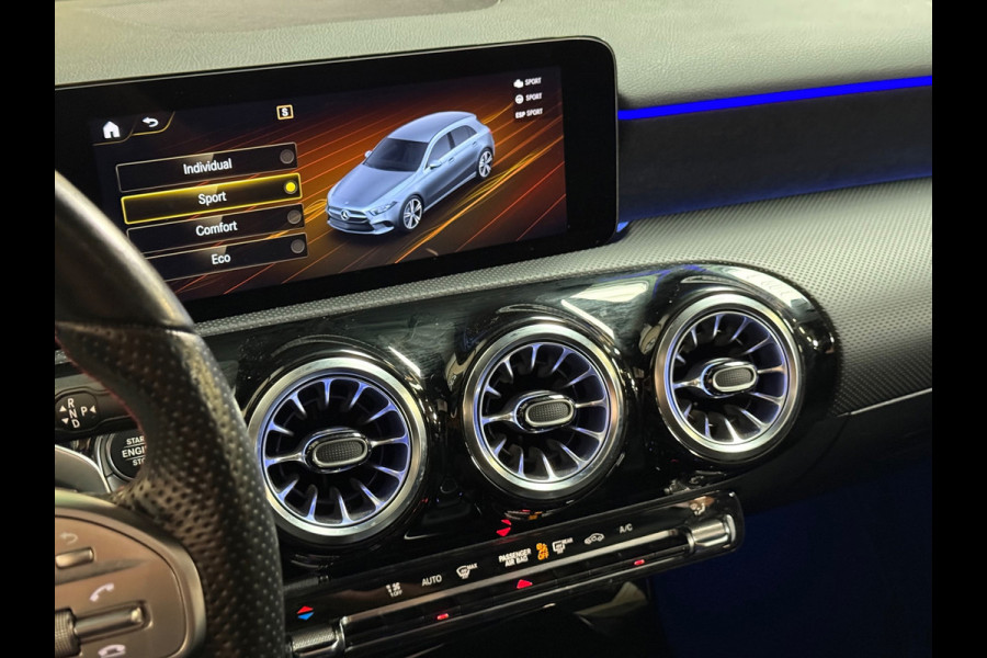 Mercedes-Benz A-Klasse 250 Premium Plus Amg | Pano | Trekhaak | Sfeerverlichting | Camera | Carplay | Stoelverwarming
