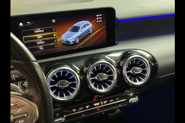 Mercedes-Benz A-Klasse 250 Premium Plus Amg | Pano | Trekhaak | Sfeerverlichting | Camera | Carplay | Stoelverwarming