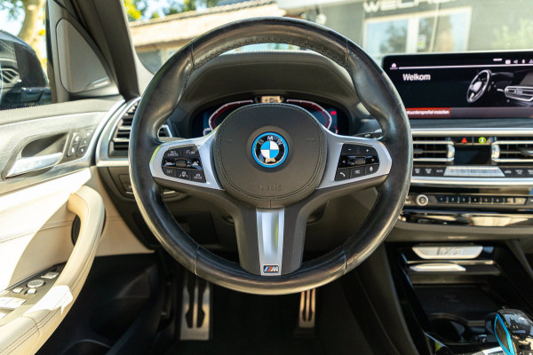 BMW iX3 High Executive 80 kWh Soh 99% I M Pakket I Panoramadak I Trekhaak I Harman Kardon I Adaptive Cruise I 360 Camera I Android