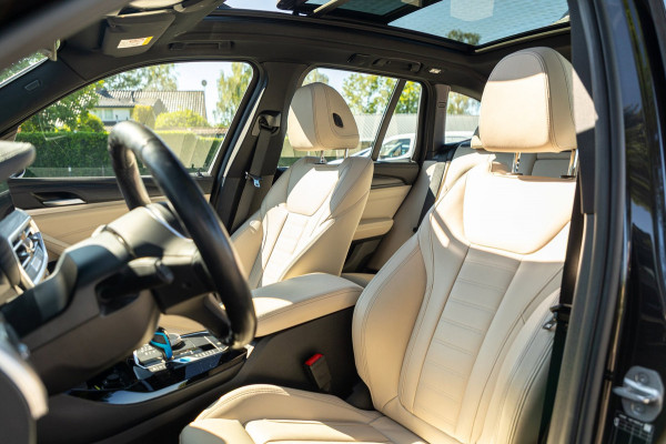 BMW iX3 High Executive 80 kWh Soh 99% I M Pakket I Panoramadak I Trekhaak I Harman Kardon I Adaptive Cruise I 360 Camera I Android