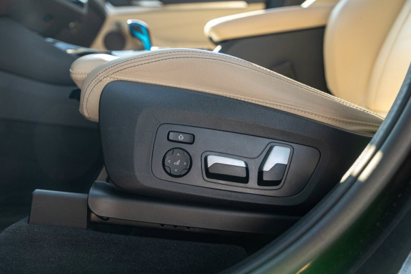 BMW iX3 High Executive 80 kWh Soh 99% I M Pakket I Panoramadak I Trekhaak I Harman Kardon I Adaptive Cruise I 360 Camera I Android