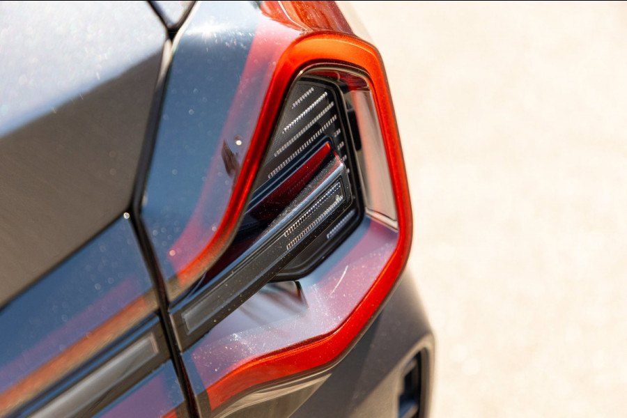 BMW iX3 High Executive 80 kWh Soh 99% I M Pakket I Panoramadak I Trekhaak I Harman Kardon I Adaptive Cruise I 360 Camera I Android