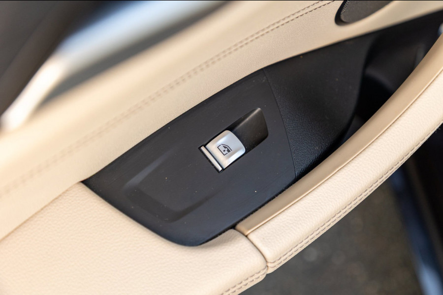 BMW iX3 High Executive 80 kWh Soh 99% I M Pakket I Panoramadak I Trekhaak I Harman Kardon I Adaptive Cruise I 360 Camera I Android