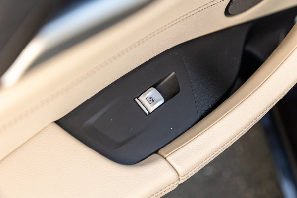 BMW iX3 High Executive 80 kWh Soh 99% I M Pakket I Panoramadak I Trekhaak I Harman Kardon I Adaptive Cruise I 360 Camera I Android
