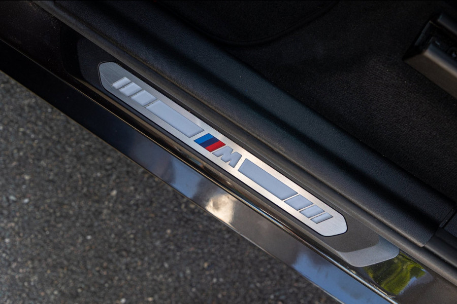 BMW iX3 High Executive 80 kWh Soh 99% I M Pakket I Panoramadak I Trekhaak I Harman Kardon I Adaptive Cruise I 360 Camera I Android