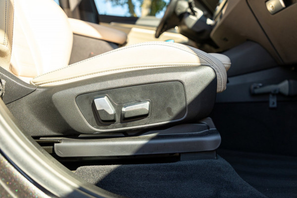 BMW iX3 High Executive 80 kWh Soh 99% I M Pakket I Panoramadak I Trekhaak I Harman Kardon I Adaptive Cruise I 360 Camera I Android