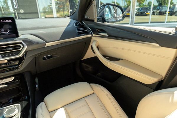 BMW iX3 High Executive 80 kWh Soh 99% I M Pakket I Panoramadak I Trekhaak I Harman Kardon I Adaptive Cruise I 360 Camera I Android