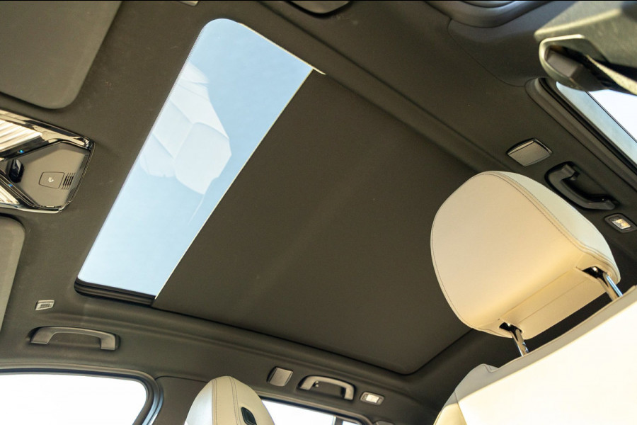 BMW iX3 High Executive 80 kWh Soh 99% I M Pakket I Panoramadak I Trekhaak I Harman Kardon I Adaptive Cruise I 360 Camera I Android