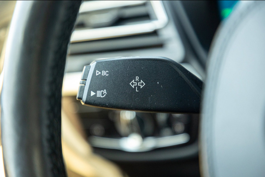 BMW iX3 High Executive 80 kWh Soh 99% I M Pakket I Panoramadak I Trekhaak I Harman Kardon I Adaptive Cruise I 360 Camera I Android