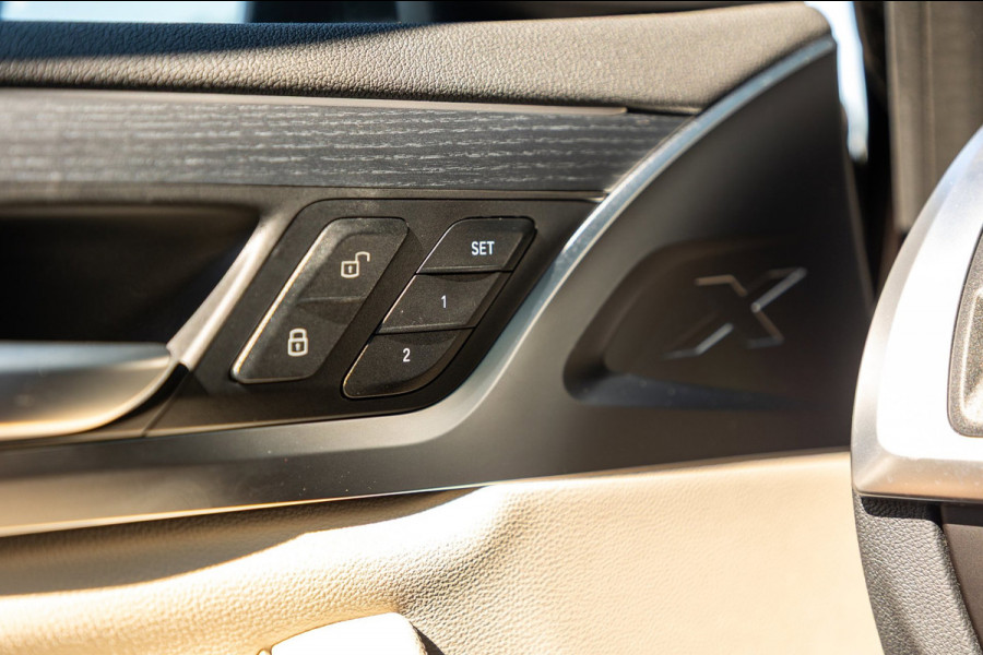 BMW iX3 High Executive 80 kWh Soh 99% I M Pakket I Panoramadak I Trekhaak I Harman Kardon I Adaptive Cruise I 360 Camera I Android