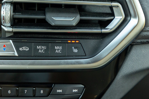 BMW iX3 High Executive 80 kWh Soh 99% I M Pakket I Panoramadak I Trekhaak I Harman Kardon I Adaptive Cruise I 360 Camera I Android