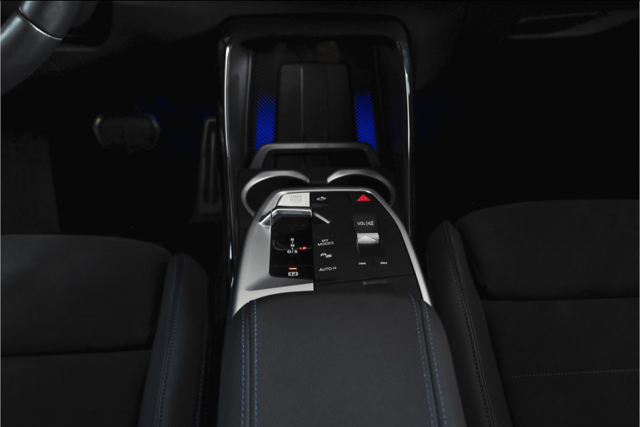 BMW X1 sDrive18i 136 PK | M-Sport | Afn. Trekhaak | Dig. Cockpit | Cruise | PDC | Camera | NAV + App. Connect | ECC | Elek. Klep | LM 18" |