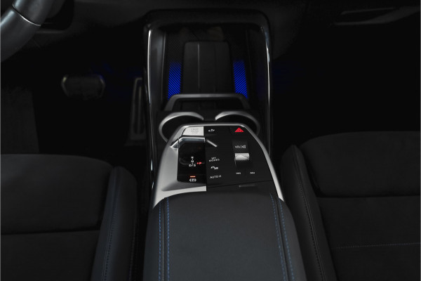 BMW X1 sDrive18i 136 PK | M-Sport | Afn. Trekhaak | Dig. Cockpit | Cruise | PDC | Camera | NAV + App. Connect | ECC | Elek. Klep | LM 18" |