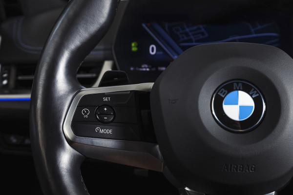 BMW X1 sDrive18i 136 PK | M-Sport | Afn. Trekhaak | Dig. Cockpit | Cruise | PDC | Camera | NAV + App. Connect | ECC | Elek. Klep | LM 18" |