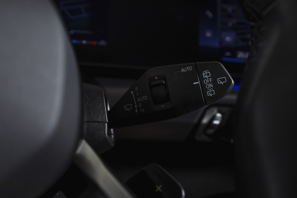 BMW X1 sDrive18i 136 PK | M-Sport | Afn. Trekhaak | Dig. Cockpit | Cruise | PDC | Camera | NAV + App. Connect | ECC | Elek. Klep | LM 18" |