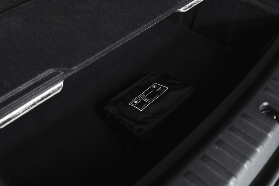 BMW X1 sDrive18i 136 PK | M-Sport | Afn. Trekhaak | Dig. Cockpit | Cruise | PDC | Camera | NAV + App. Connect | ECC | Elek. Klep | LM 18" |