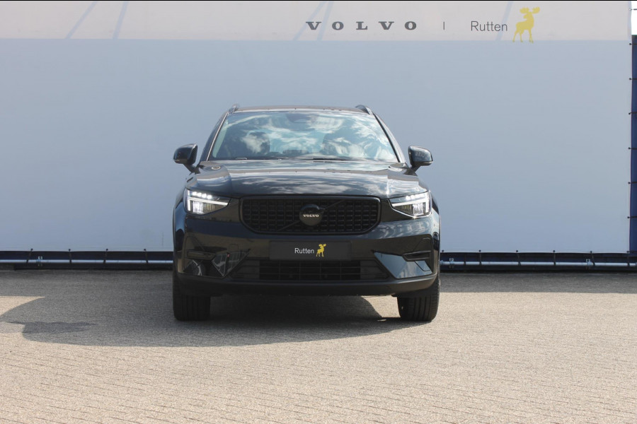Volvo XC40 2.0 177PK Automaat Plus Black Edition Google infotainment / 20" lichtmetalen velgen / Getinte ramen vanaf de B-stijl / Verwarmbare zitplaatsen voor / Harman Kardon Audio installatie