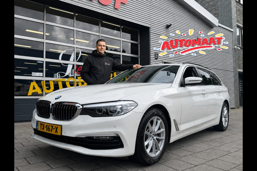 BMW 5 Serie Touring 520i Executive - Panorama dak -Schuifdak I Navigatie I Airco I LED I PDC I Sport pakket I Dealer onderhouden