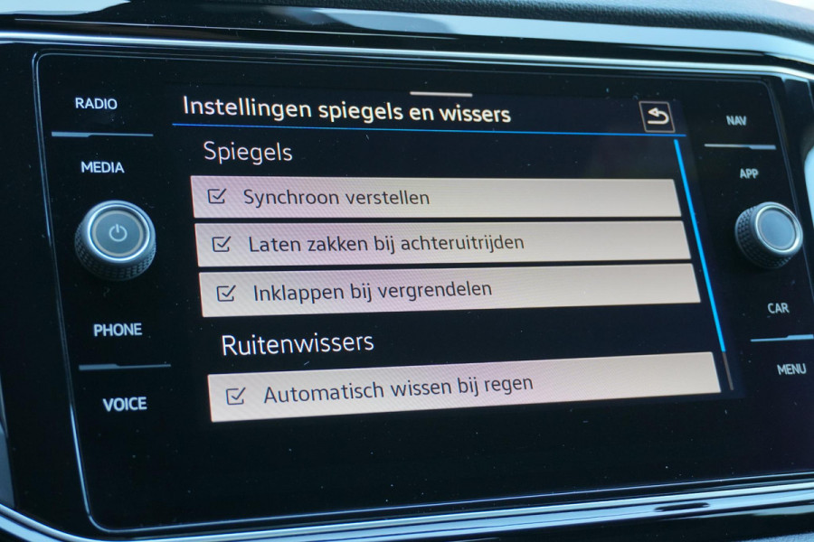 Volkswagen T-Roc 2.0 TSI 4Motion R *dealer onderhouden* + AKRAPOVIC / DCC / CAMERA / BEATS / ACC