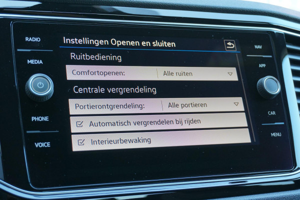 Volkswagen T-Roc 2.0 TSI 4Motion R *dealer onderhouden* + AKRAPOVIC / DCC / CAMERA / BEATS / ACC