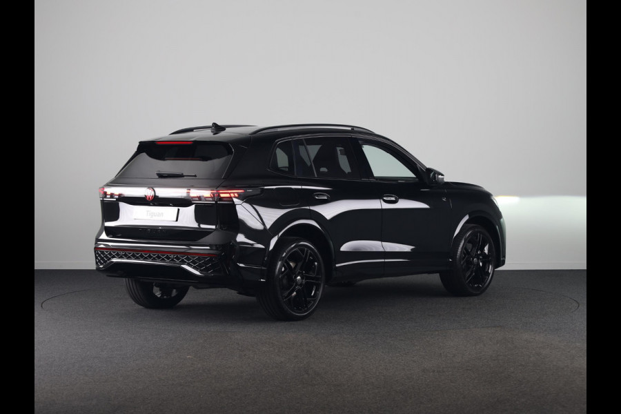Volkswagen Tiguan R-Line Edition 1.5 eHybrid 150 kW / 204 PK SUV 6 v Head-Up Display | Panoramadak | Stoelverwarming