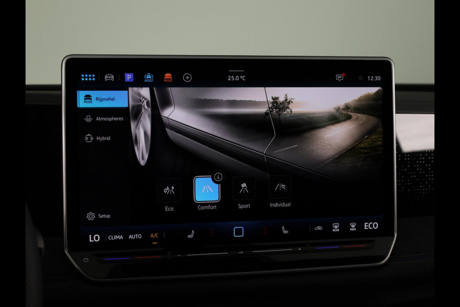 Volkswagen Tiguan R-Line Edition 1.5 eHybrid 150 kW / 204 PK SUV 6 v Head-Up Display | Panoramadak | Stoelverwarming