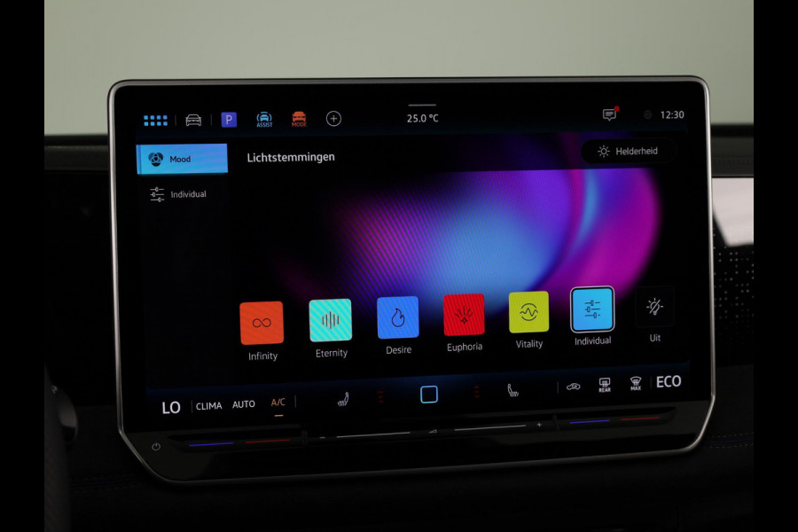 Volkswagen Tiguan R-Line Edition 1.5 eHybrid 150 kW / 204 PK SUV 6 v Head-Up Display | Panoramadak | Stoelverwarming